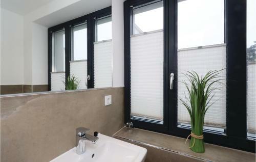 Apartment Pearl With Sea View 01