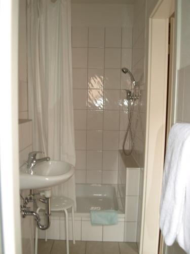 Hostal G�stehaus In Der Gotthardtstra�e