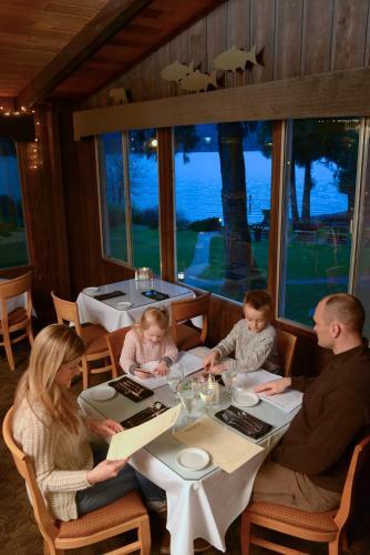 Hotel Lake Quinault Lodge