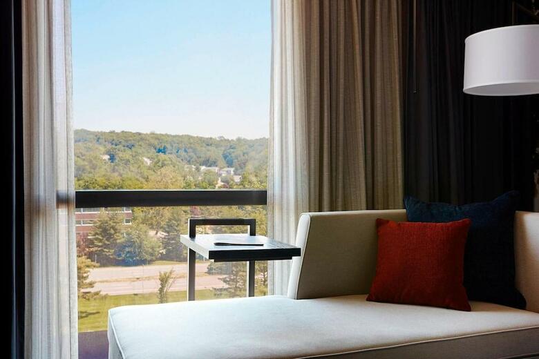 Hotel Westchester Marriott