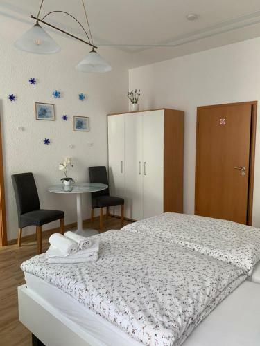 Hostal Nathalie Leser
