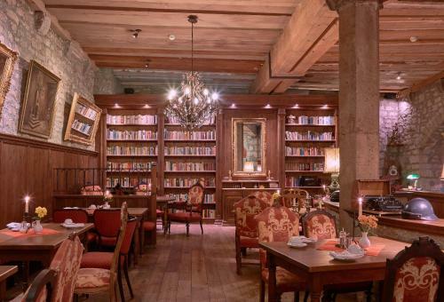 Hostal Historik Hotel Gotisches Haus Garni