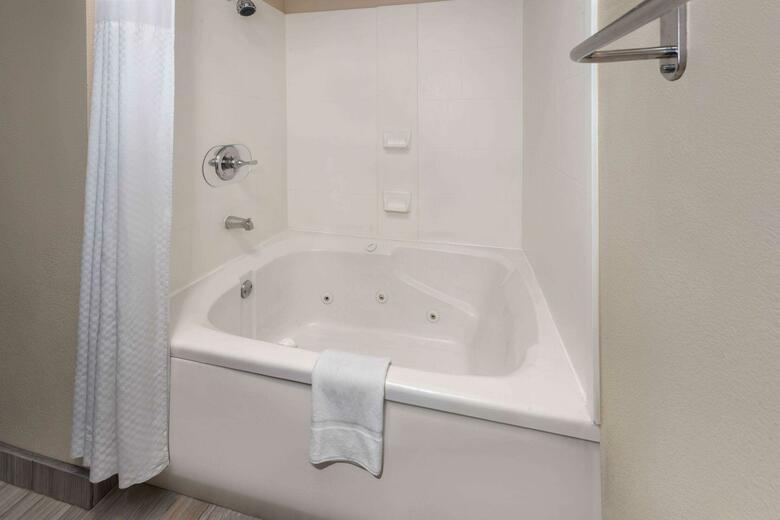 Hotel Comfort Inn West