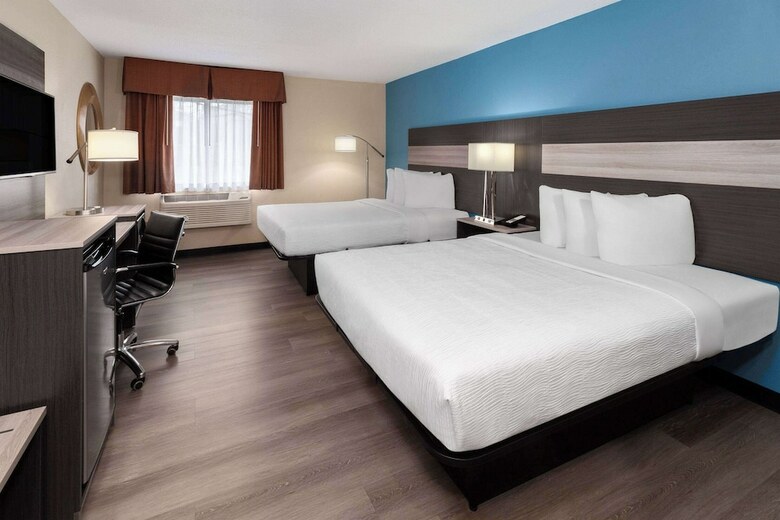 Hotel Comfort Inn West