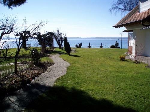 Hostal Strandhaus Hagnau
