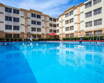 Ramada Hotel At The Birmingham Airport