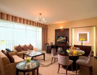Layia Oak Hotel & Suites