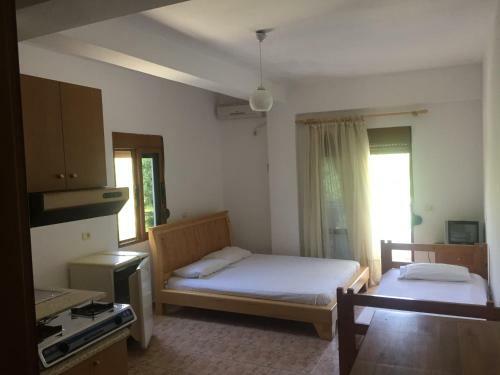 Hostal Irini's Garden Hotel