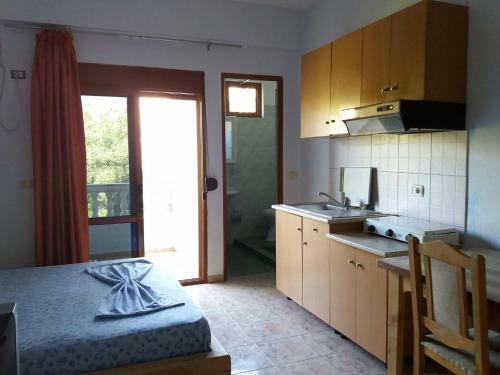 Hostal Irini's Garden Hotel