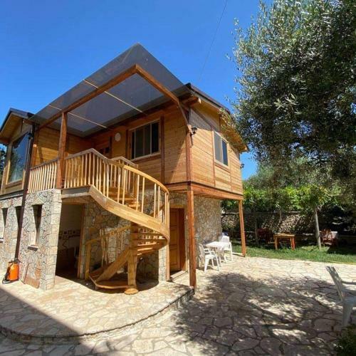 Hostal Irini's Garden Hotel