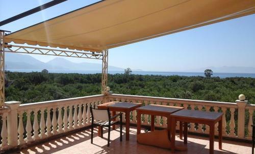 Hostal Irini's Garden Hotel