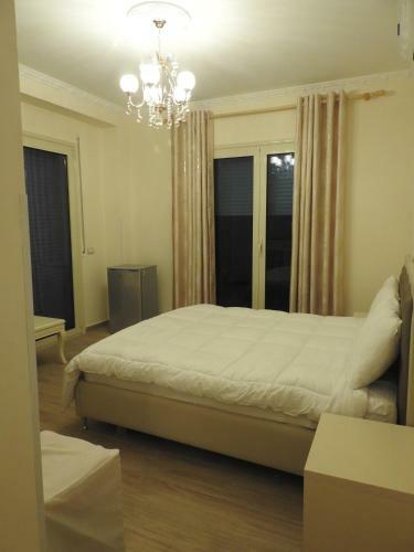 Hotel 3 Vellezerit