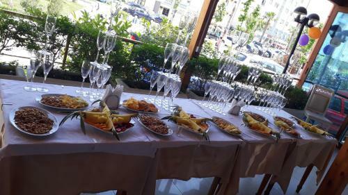 Hotel 3 Vellezerit