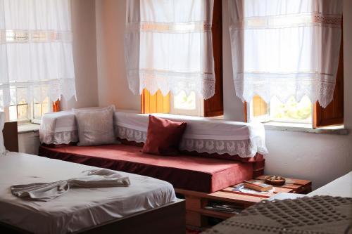Hostal Lori's Traditional House