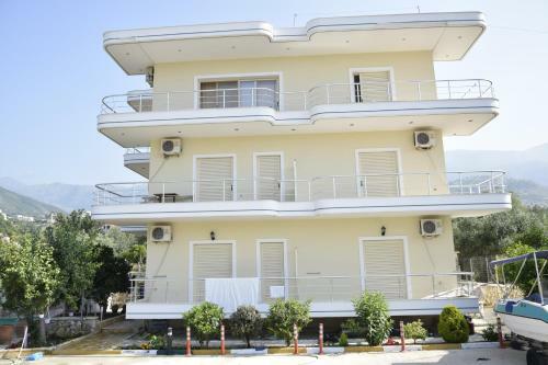 Hotel Foti Rooms