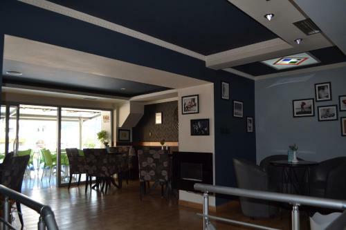 Hostal Funky Guest House & Bar