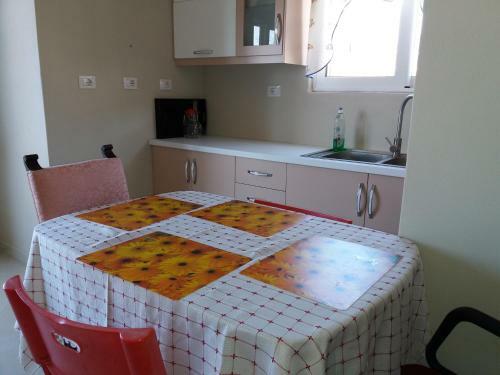 Apartment Adi