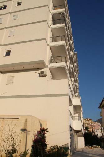 Alfredo Apartments