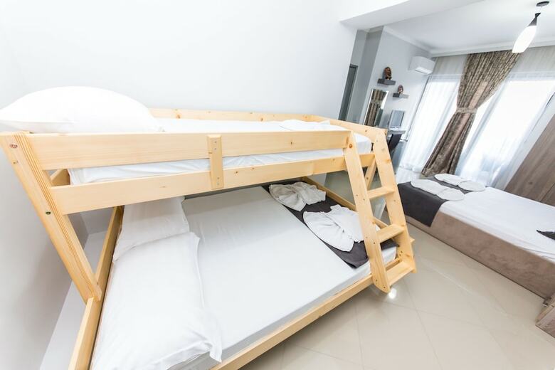Hotel Kapllani