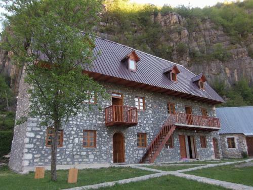 Hostal Bujtina Berishta Theth