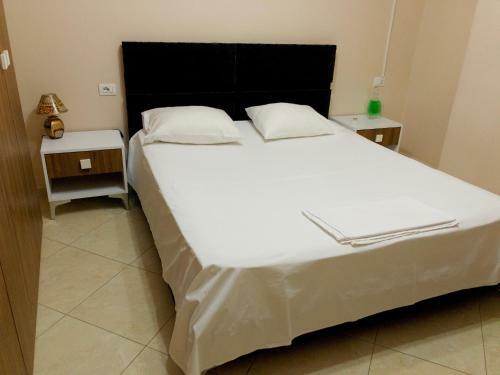 Neli Apartments