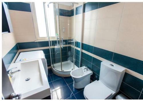 Apartamentos Omar Real Estate
