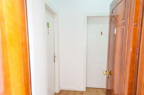 Apartamentos Omar Real Estate