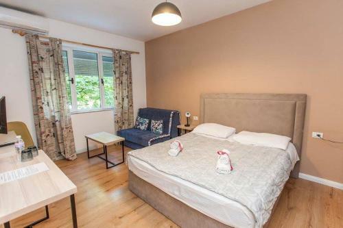Apartamentos Omar Real Estate