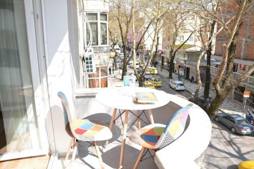 Apartamentos Omar Real Estate