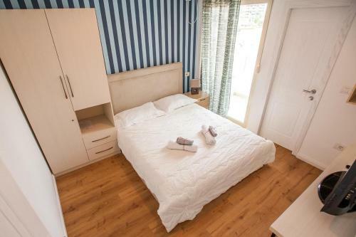 Apartamentos Omar Real Estate
