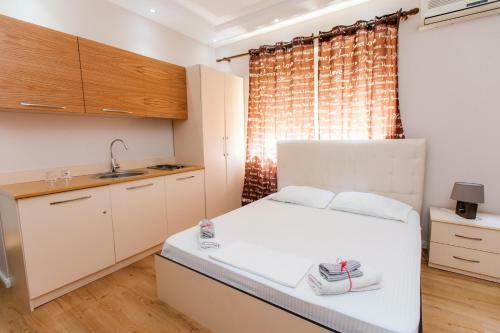 Apartamentos Omar Real Estate