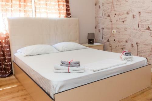 Apartamentos Omar Real Estate