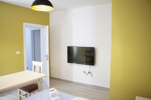 Apartamentos Omar Real Estate