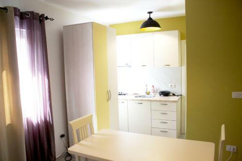 Apartamentos Omar Real Estate