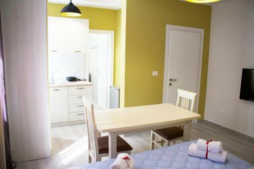 Apartamentos Omar Real Estate
