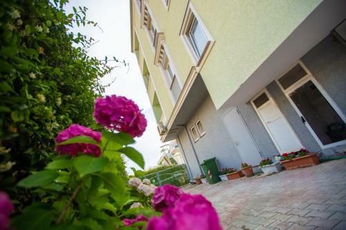 Velipoja Apartments