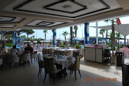 Fiona's Sea View Apartment