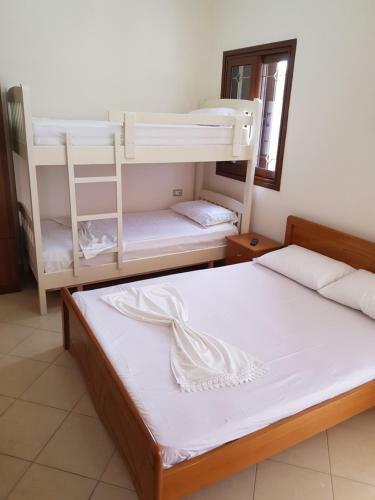 Hostal Eglent's Tourist House