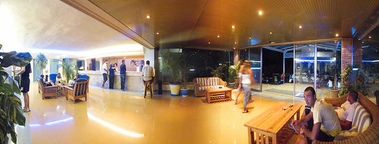 Vibra Monterrey Aparthotel