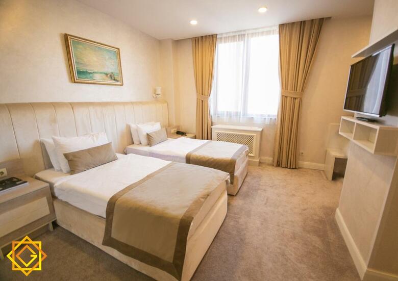 Ganjali Plaza Hotel