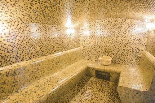 Hotel Emerald