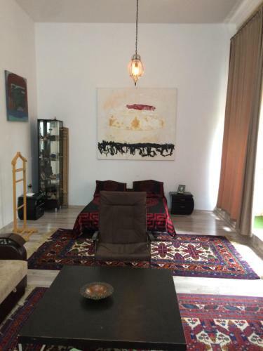 Old City Studio Apartment