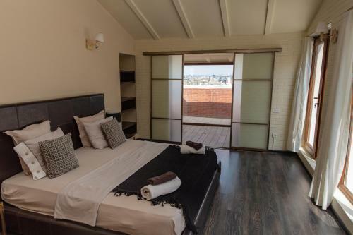Furnished Apartment With City View