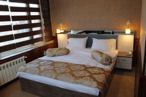 Albergue East House Hotel