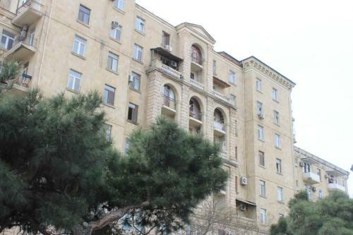 Apartament On Samed Vurgun Avenue