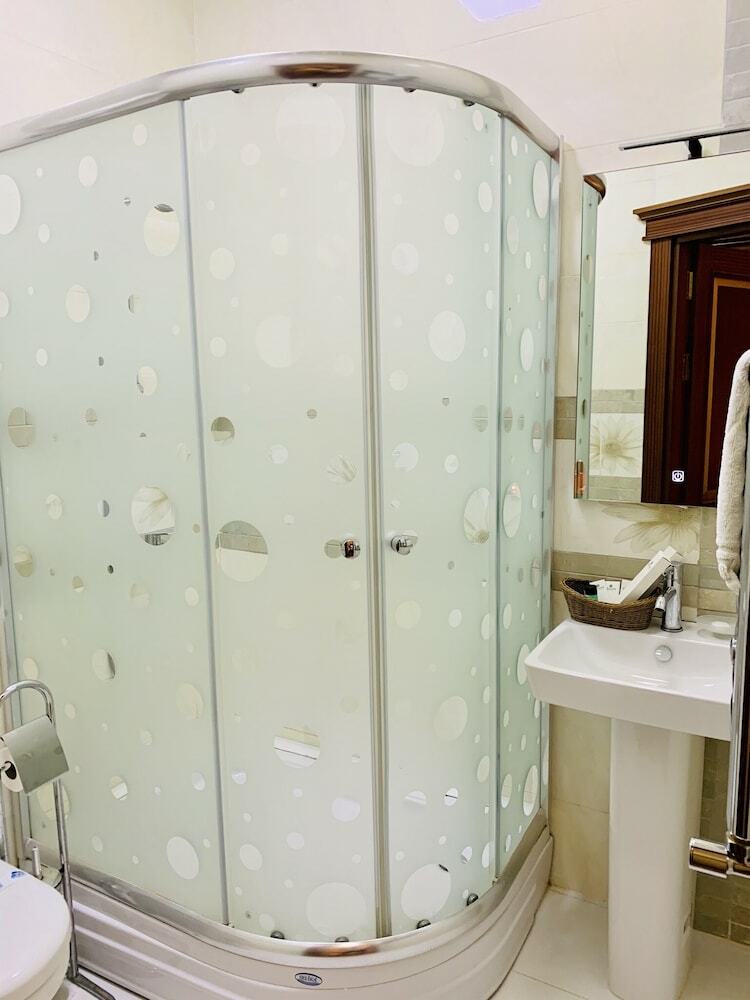 Clover Hotel Baku