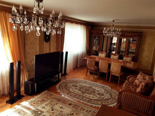 Gold Wall Apartment
