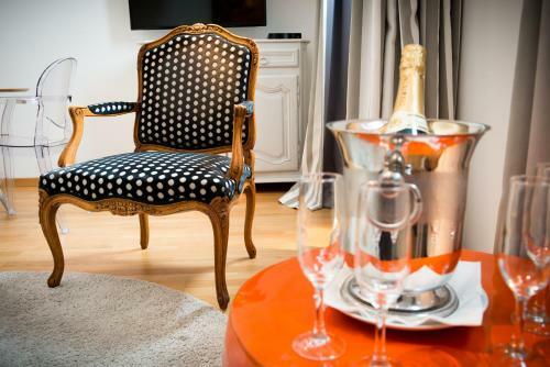 Grand Place The Looks Apartment