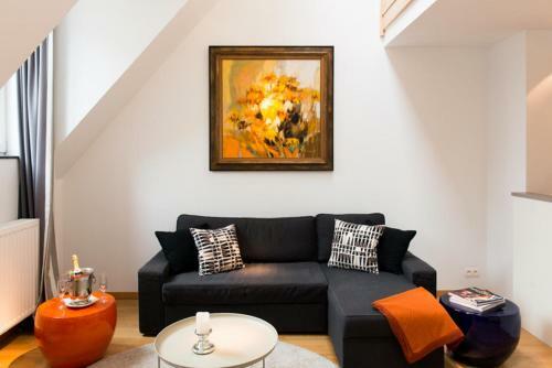 Grand Place The Looks Apartment