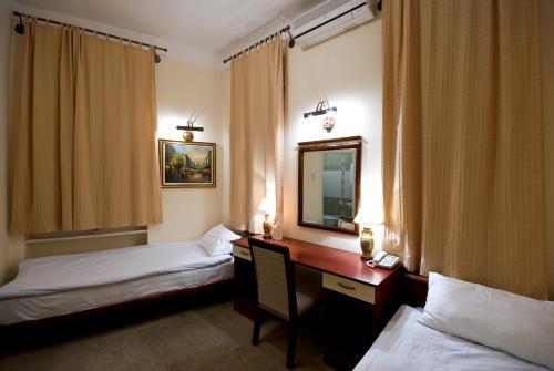 Pension Travelling Actor - Inn